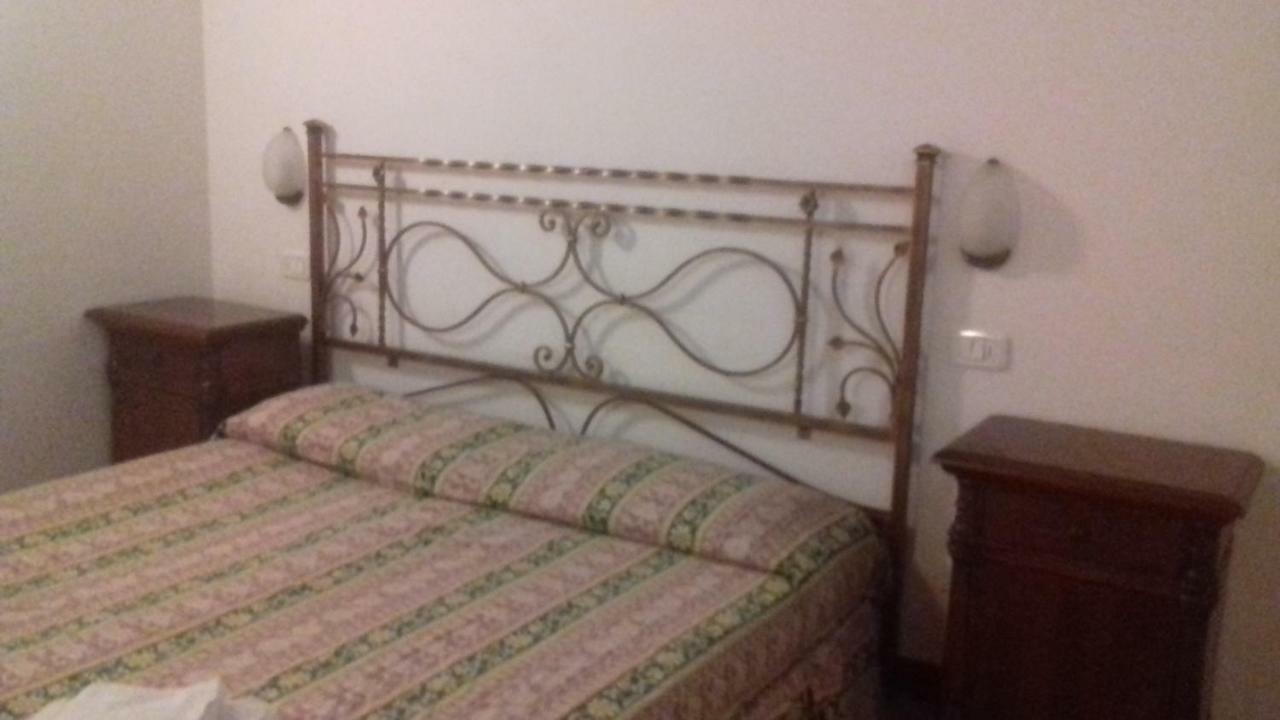 Le Tamerici Guest House พรินซิพินา แทร์รา ภายนอก รูปภาพ